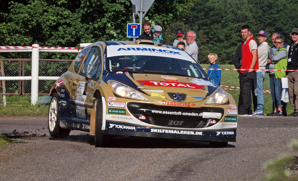 Christian K. Jensen og Freddy Pedersen var ikke helt konkurrenceskarpe fra morgenstunden, men rallyparret var godt tilfredse med andenpladsen i generalklassementet
(Foto: Åge Kirketerp Jensen)